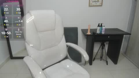 Ailyn online show from October 4, 9:40 am