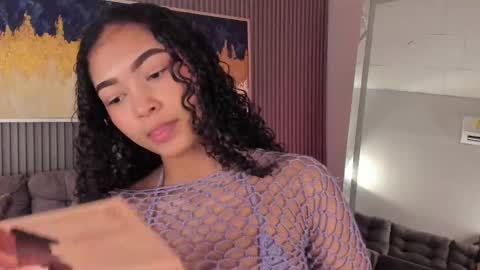 Snapshot of ailann_ chatting on February 10, 8:42 pm Alisson online show from February 10, 8:42 pm