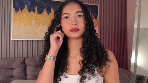 Snapshot of ailann_ chatting on February 3, 8:35 pm Alisson online show from February 3, 8:35 pm