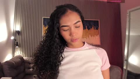 Snapshot of ailann_ chatting on February 8, 7:38 pm Alisson online show from February 8, 7:38 pm