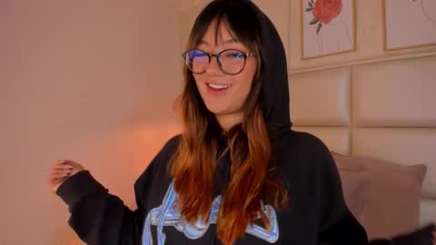 Aily Yozuko online show from December 19, 3:02 am