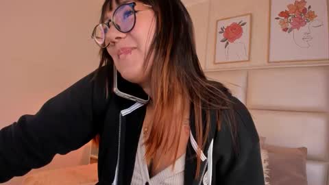 Aily Yozuko online show from December 3, 2:34 am