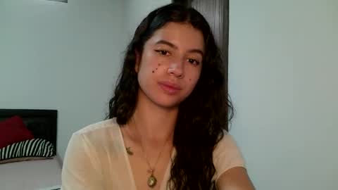 Snapshot of aine_ileana chatting on September 16, 6:11 pm J online show from September 16, 6:11 pm