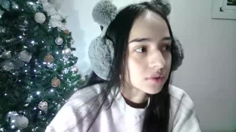 Snapshot of aineangeel chatting on January 11, 12:44 am AINE online show from January 11, 12:44 am