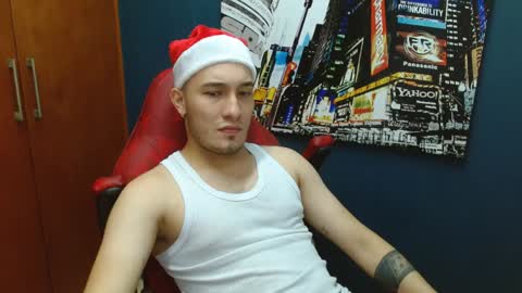 Snapshot of airon_blade chatting on December 18, 1:59 am A I R O N online show from December 18, 1:59 am