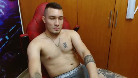 Snapshot of airon_blade chatting on January 28, 10:45 pm A I R O N online show from January 28, 10:45 pm