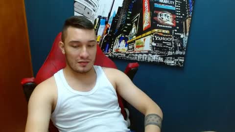 Snapshot of airon_blade chatting on December 3, 2:09 am A I R O N online show from December 3, 2:09 am