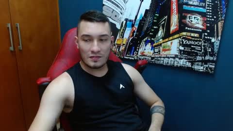 Snapshot of airon_blade chatting on December 21, 10:51 pm A I R O N online show from December 21, 10:51 pm