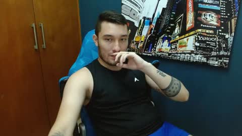 Snapshot of airon_blade chatting on January 25, 12:06 am A I R O N online show from January 25, 12:06 am