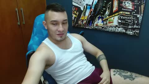 Snapshot of airon_blade chatting on January 27, 10:49 pm A I R O N online show from January 27, 10:49 pm