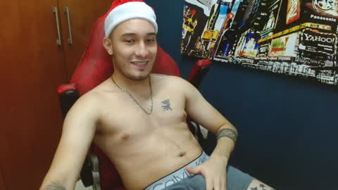 Snapshot of airon_blade chatting on December 20, 2:08 am A I R O N online show from December 20, 2:08 am