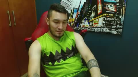 Snapshot of airon_blade chatting on December 28, 11:05 pm A I R O N online show from December 28, 11:05 pm
