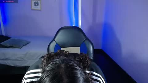     online show from October 3, 8:17 pm