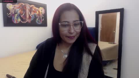 aisha_french online show from January 15, 3:32 pm