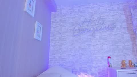 Aisha online show from February 18, 12:05 am