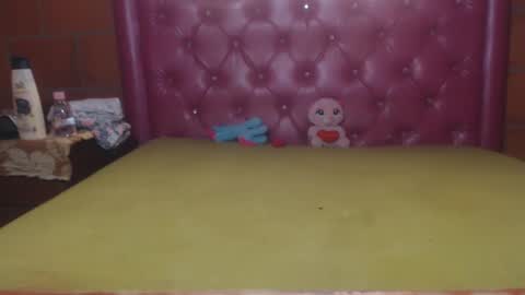 Snapshot of aisha_koswell3 chatting on March 10, 5:18 pm aisha koswell3 online show from March 10, 5:18 pm