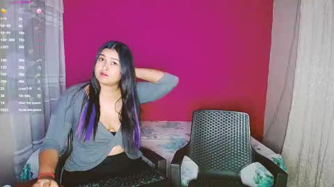 aisha_stacey0410 online show from February 15, 2:47 am