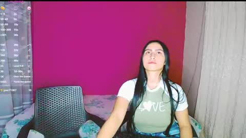 aisha_stacey0410 online show from February 11, 7:02 am