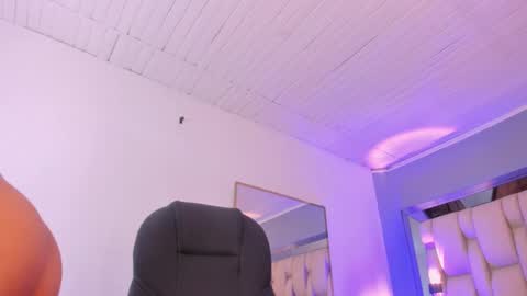 Snapshot of aishakassandra chatting on February 18, 6:04 pm KASSANDRA online show from February 18, 6:04 pm