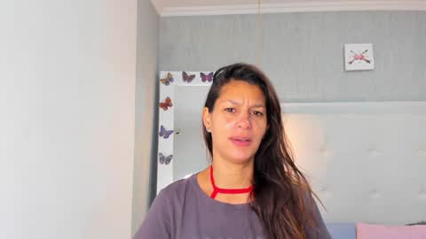 aishawild online show from February 5, 12:27 pm