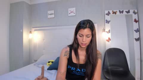 aishawild online show from September 10, 4:52 pm