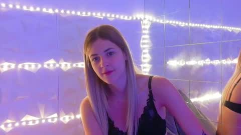 Aisha online show from September 25, 5:14 am