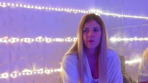 Aisha online show from October 7, 5:25 am