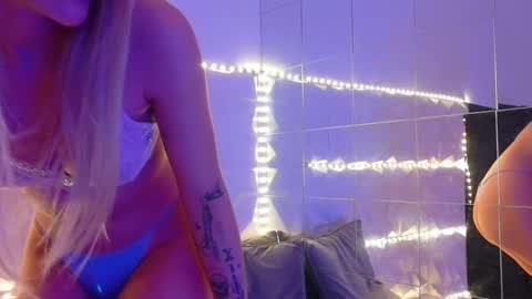 Aisha online show from October 17, 5:22 am