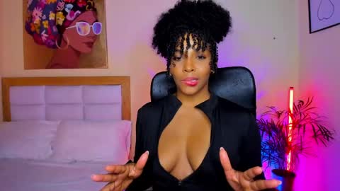 Aitana Brown online show from April 18, 12:01 am