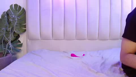 aji_golds online show from June 19, 8:59 pm
