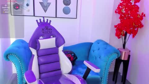 Azaka  online show from October 22, 12:29 pm