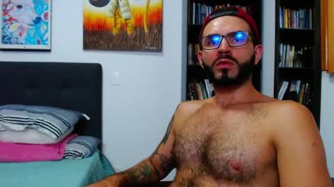 akiles online show from January 29, 1:37 am