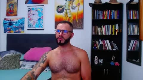 akiles online show from February 24, 10:03 pm