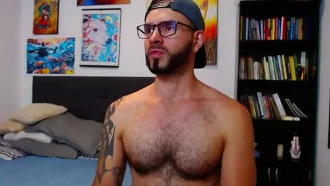 akiles online show from December 10, 2:05 am