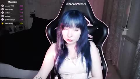 akirahartyx online show from October 8, 4:02 pm