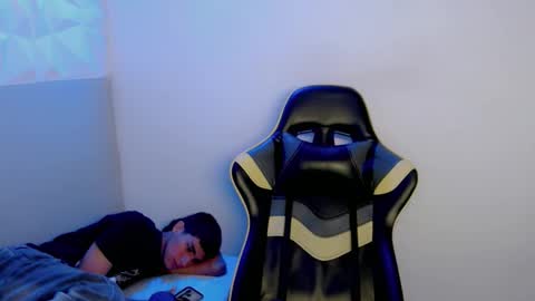 Akyra latin online show from February 17, 3:22 pm