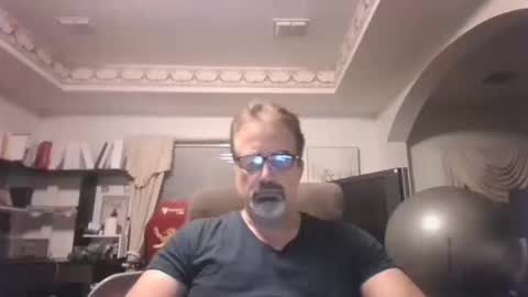 Snapshot of aladdin31673 chatting on October 20, 12:48 am aladdin31673 online show from October 20, 12:48 am