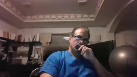 Snapshot of aladdin31673 chatting on October 15, 2:04 am aladdin31673 online show from October 15, 2:04 am