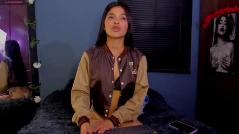 Snapshot of alaia_asuka chatting on December 22, 8:47 pm Alaia online show from December 22, 8:47 pm