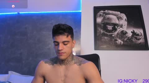 Snapshot of alan_morrys chatting on January 24, 1:35 am alan_morrys online show from January 24, 1:35 am
