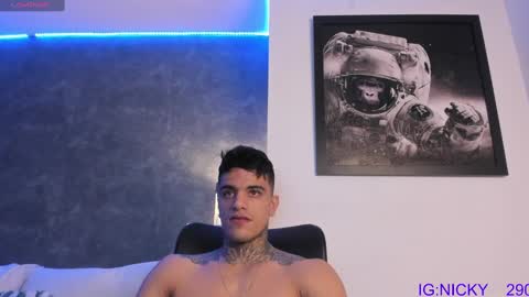 Snapshot of alan_morrys chatting on March 8, 3:17 am alan_morrys online show from March 8, 3:17 am