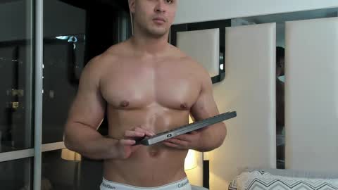 Snapshot of alan_vidal chatting on February 7, 2:40 am Alan Vidal online show from February 7, 2:40 am