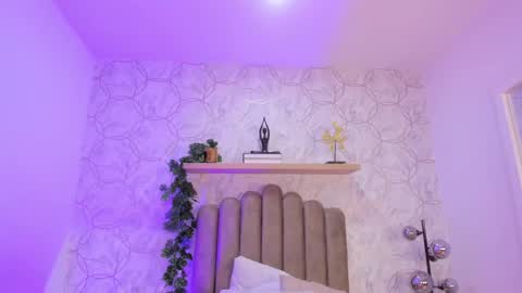 Snapshot of alana_2916 chatting on March 5, 7:49 pm alana_2916 online show from March 5, 7:49 pm