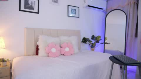 alana_ada online show from May 7, 3:46 am