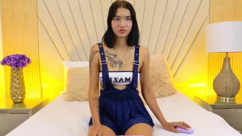 Alanah Bustamante online show from September 26, 12:35 pm