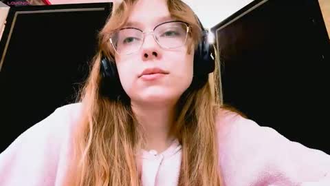 Stella online show from December 3, 3:02 pm