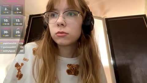 Stella online show from September 20, 1:14 pm