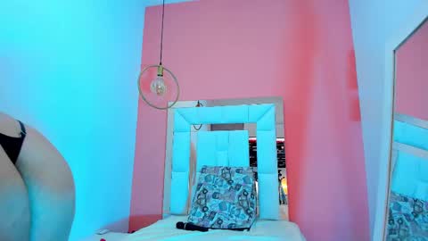 Ana online show from February 25, 7:38 pm