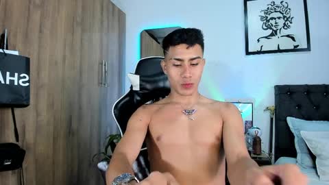 alannaughty_ online show from April 11, 9:41 pm