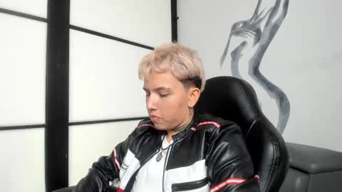 alanred_ online show from September 22, 4:16 am